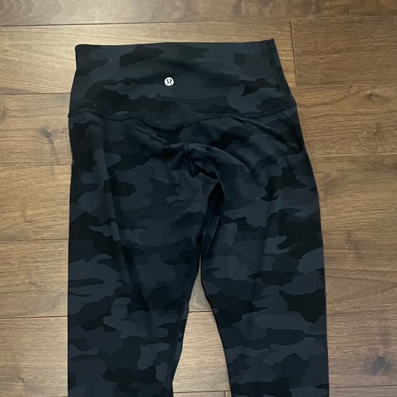 Lululemon 25´” camo align leggings - Picture 2 of 2